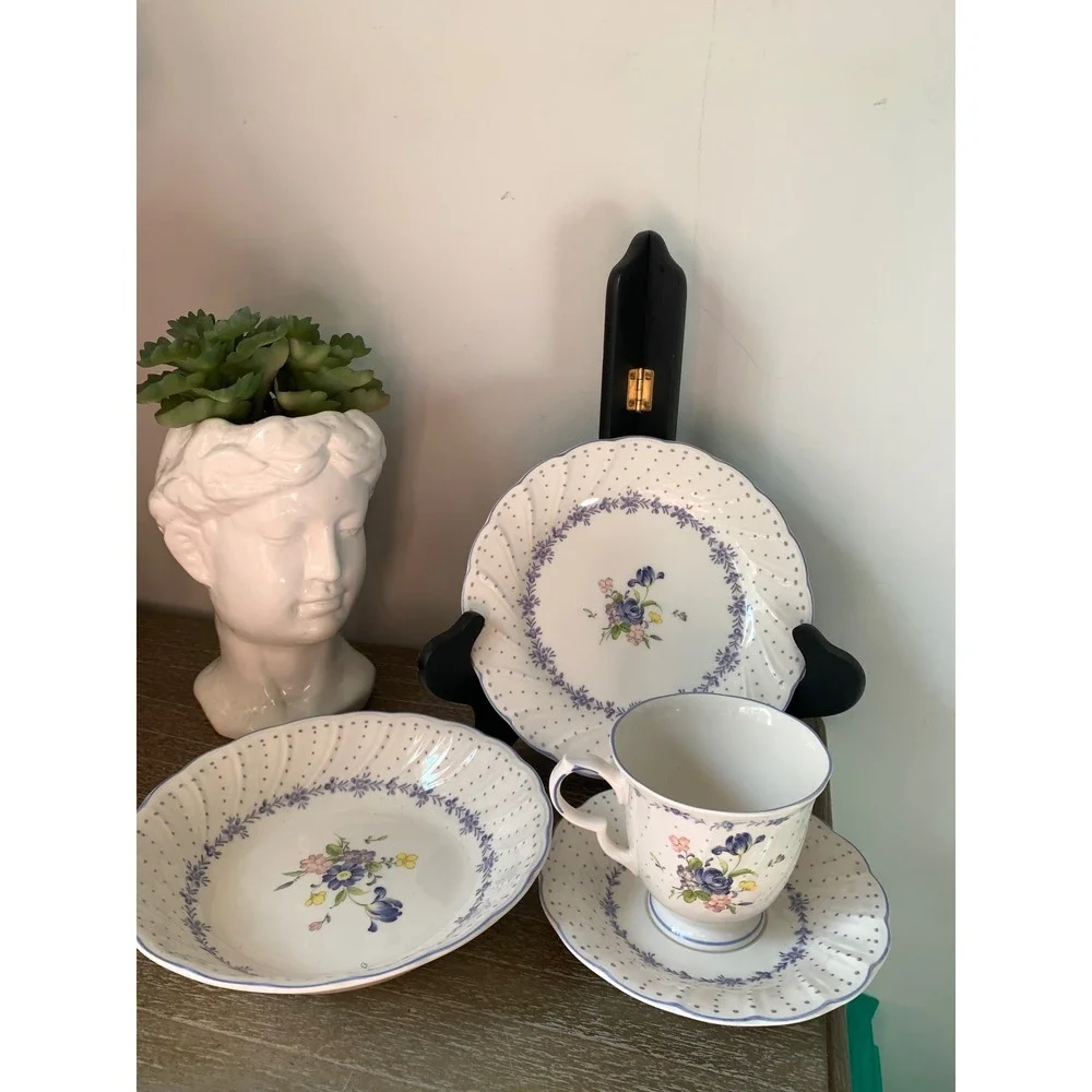 Nikko Blue Floral Polka Dot Porcelain Dinnerware 4pc Cottagecore Scalloped Rim